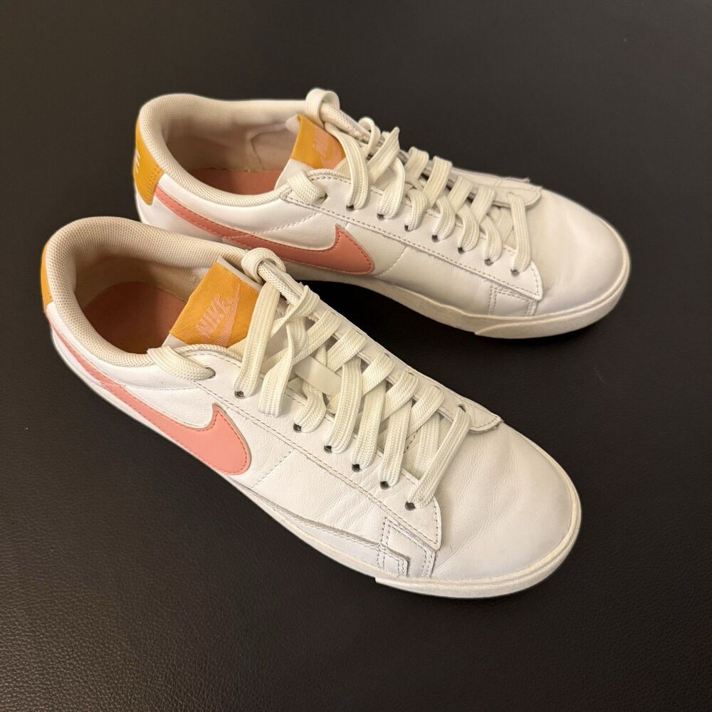 Nike Blazer Low Sneaker Shoes Women Sz 7 SE Summit White Pink Quartz Streetwear